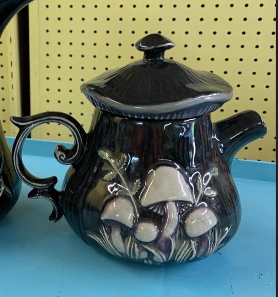 Retro mushroom teapot - antiques - by owner - collectibles sale